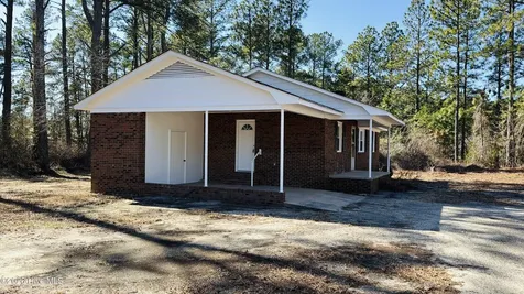 2220 Nc-211 Eagle Springs NC 27242