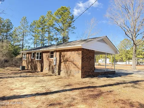 2220 Nc-211 Eagle Springs NC 27242