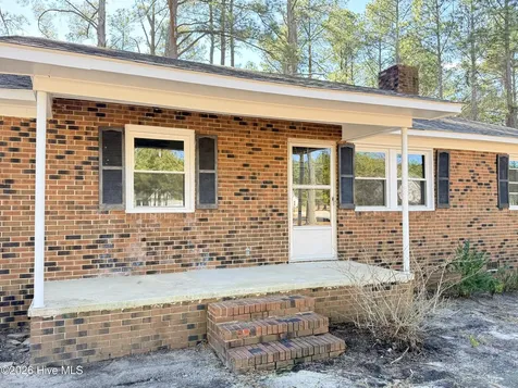 2220 Nc-211 Eagle Springs NC 27242