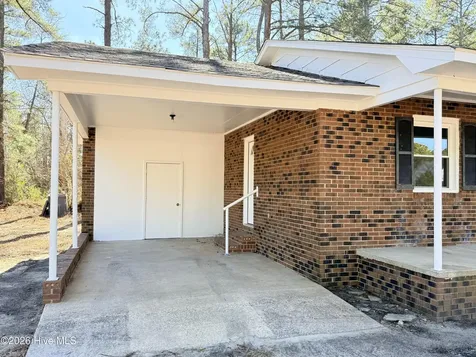 2220 Nc-211 Eagle Springs NC 27242