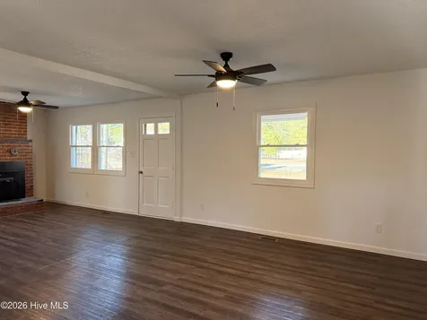 2220 Nc-211 Eagle Springs NC 27242
