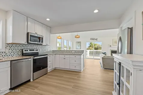 5423 Emerald Drive Emerald Isle NC 28594