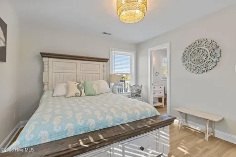 5423 Emerald Drive Emerald Isle NC 28594