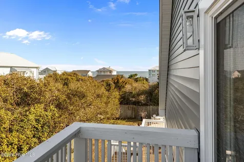 5423 Emerald Drive Emerald Isle NC 28594