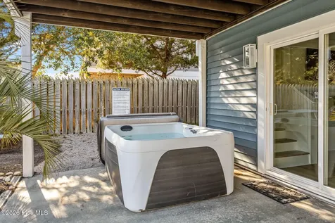 5423 Emerald Drive Emerald Isle NC 28594