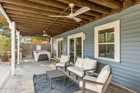 5423 Emerald Drive Emerald Isle NC 28594