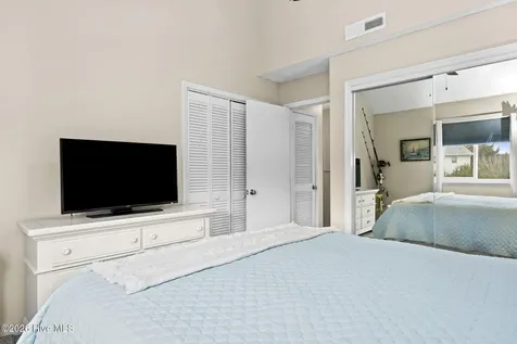 9201 Coast Guard Road Emerald Isle NC 28594