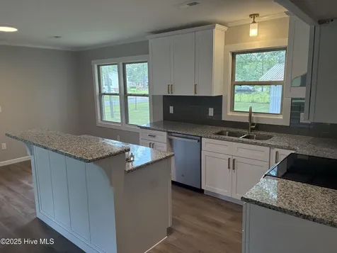 620 S Orange Street Wallace NC 28466