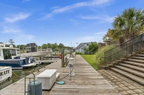 4425 Arendell Street Morehead City NC 28557