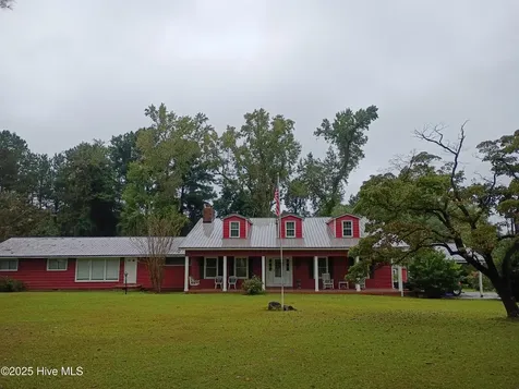 2391 Bill Hooks Road Whiteville NC 28472