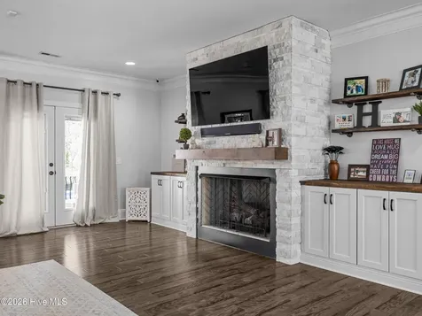 201 Saint Charles Lane Jacksonville NC 28546