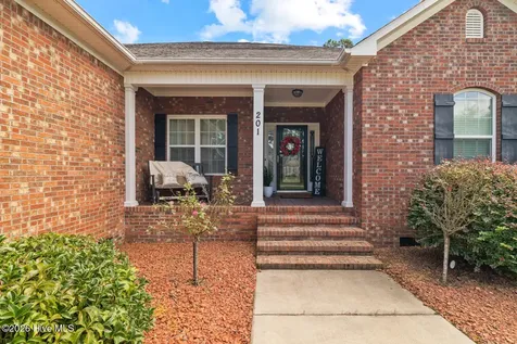 201 Saint Charles Lane Jacksonville NC 28546
