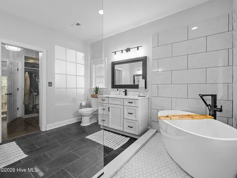 201 Saint Charles Lane Jacksonville NC 28546