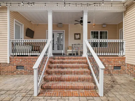201 Saint Charles Lane Jacksonville NC 28546