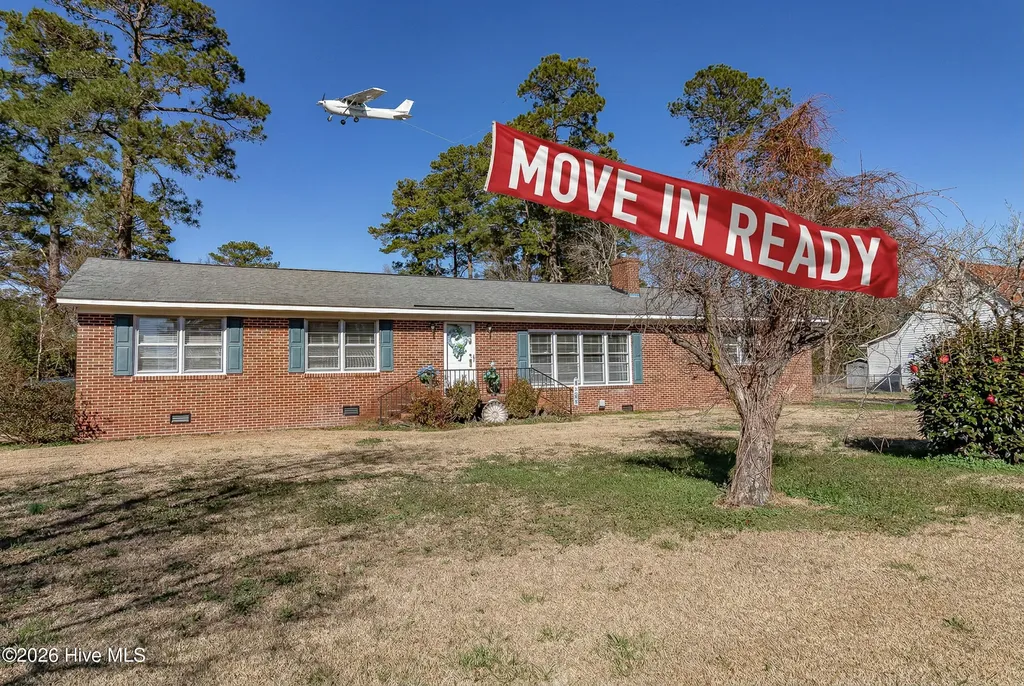 3305 Evelyn Drive Kinston NC 28504