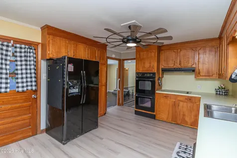 3305 Evelyn Drive Kinston NC 28504