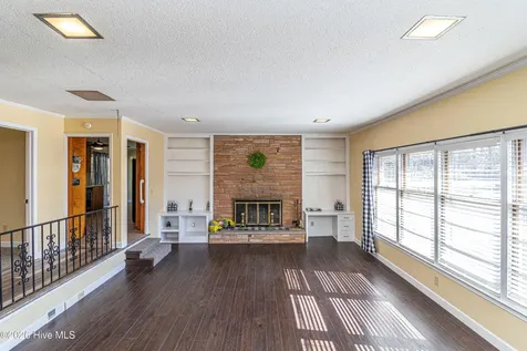 3305 Evelyn Drive Kinston NC 28504