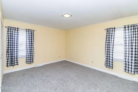 3305 Evelyn Drive Kinston NC 28504