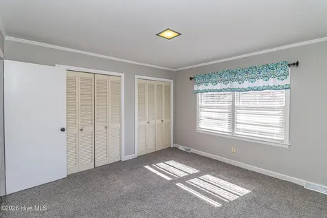 3305 Evelyn Drive Kinston NC 28504