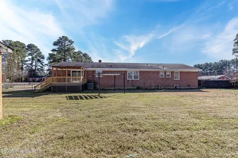 3305 Evelyn Drive Kinston NC 28504