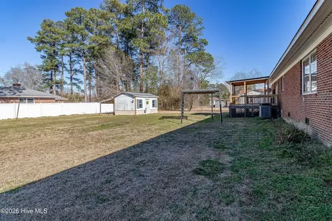 3305 Evelyn Drive Kinston NC 28504