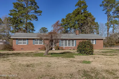 3305 Evelyn Drive Kinston NC 28504