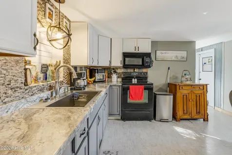 2749 White Street SW Supply NC 28462
