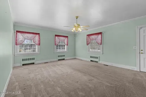 201 E Hargett Street Richlands NC 28574
