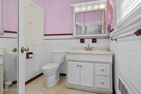 201 E Hargett Street Richlands NC 28574