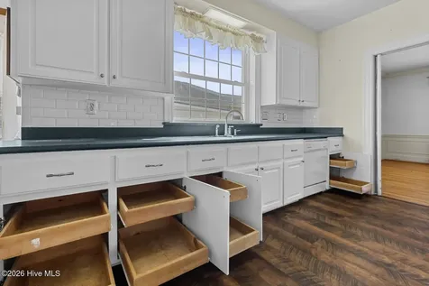 201 E Hargett Street Richlands NC 28574