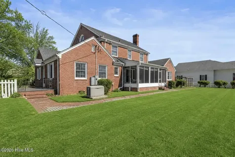 201 E Hargett Street Richlands NC 28574