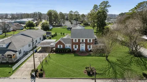 201 E Hargett Street Richlands NC 28574