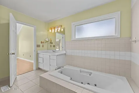241 Windjammer W Emerald Isle NC 28594