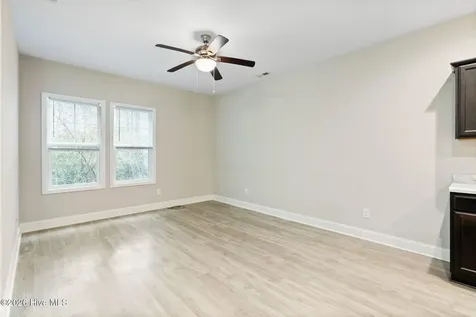 212 N Stingray Lane Sneads Ferry NC 28460