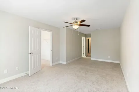 212 N Stingray Lane Sneads Ferry NC 28460