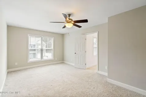 212 N Stingray Lane Sneads Ferry NC 28460