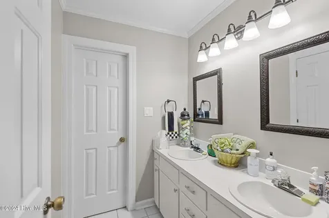 802 Westminster Lane Kinston NC 28501