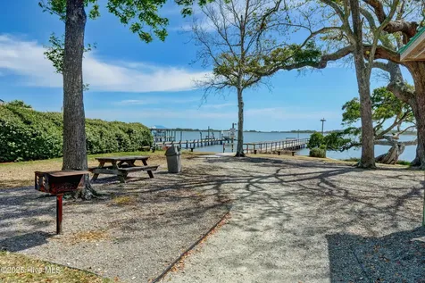 527 Chadwick Shores Drive Sneads Ferry NC 28460