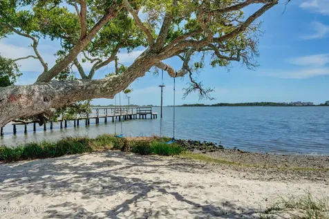 527 Chadwick Shores Drive Sneads Ferry NC 28460