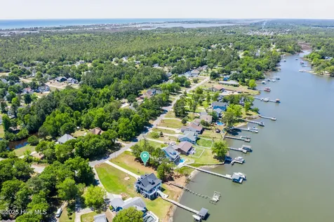 527 Chadwick Shores Drive Sneads Ferry NC 28460