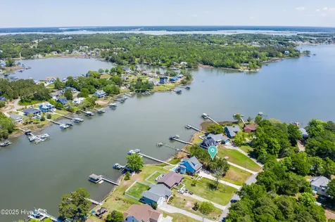 527 Chadwick Shores Drive Sneads Ferry NC 28460