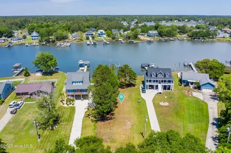 527 Chadwick Shores Drive Sneads Ferry NC 28460