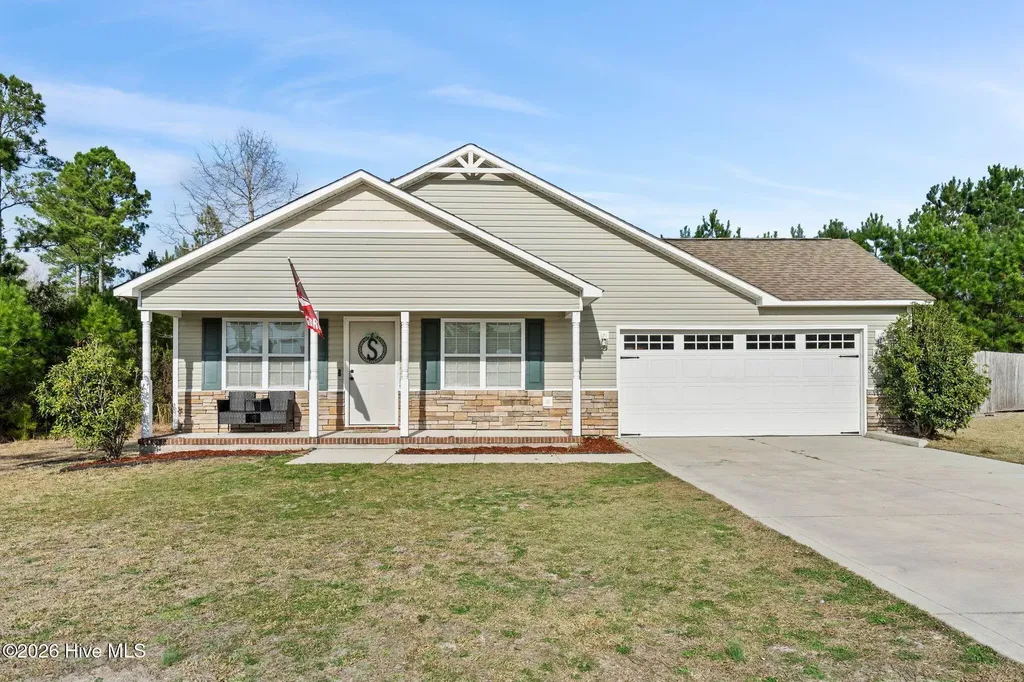 225 Lockwood Court Hubert NC 28539