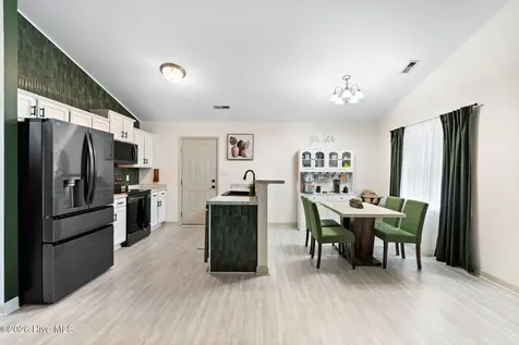 225 Lockwood Court Hubert NC 28539