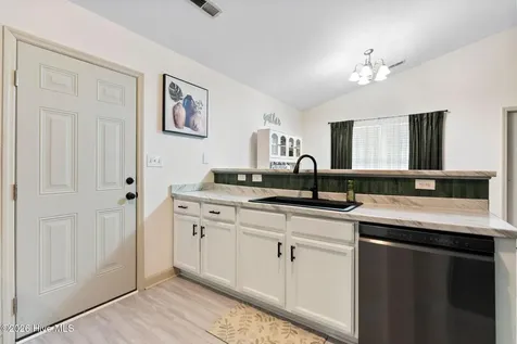 225 Lockwood Court Hubert NC 28539
