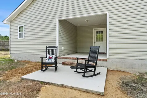 225 Lockwood Court Hubert NC 28539