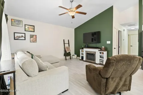 225 Lockwood Court Hubert NC 28539