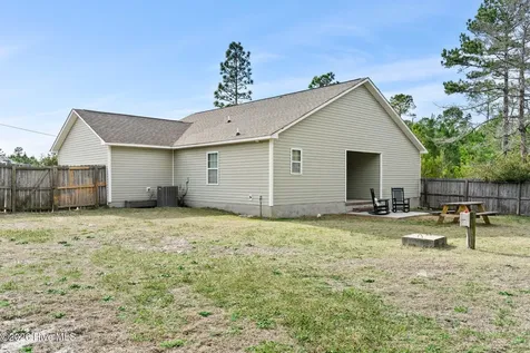 225 Lockwood Court Hubert NC 28539