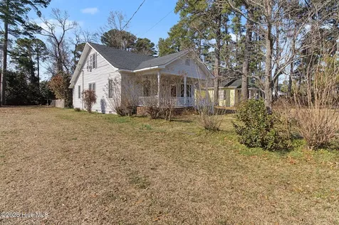 92 S Elm Street Clarkton NC 28433