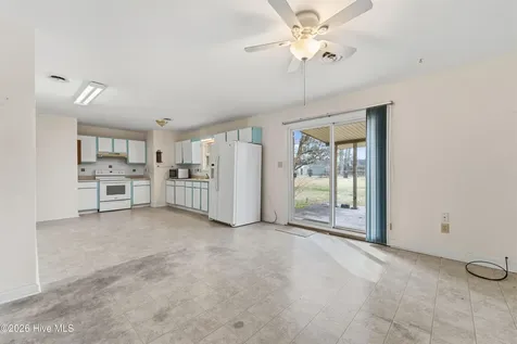 6002 E Red Oak Court Jacksonville NC 28546